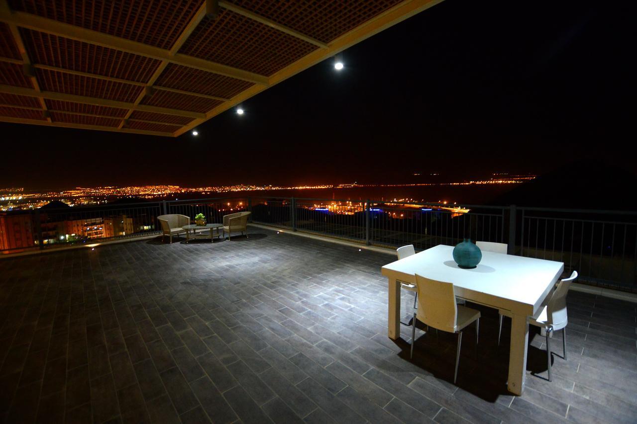 Open Sky Luxury Apartment 엘라트 외부 사진