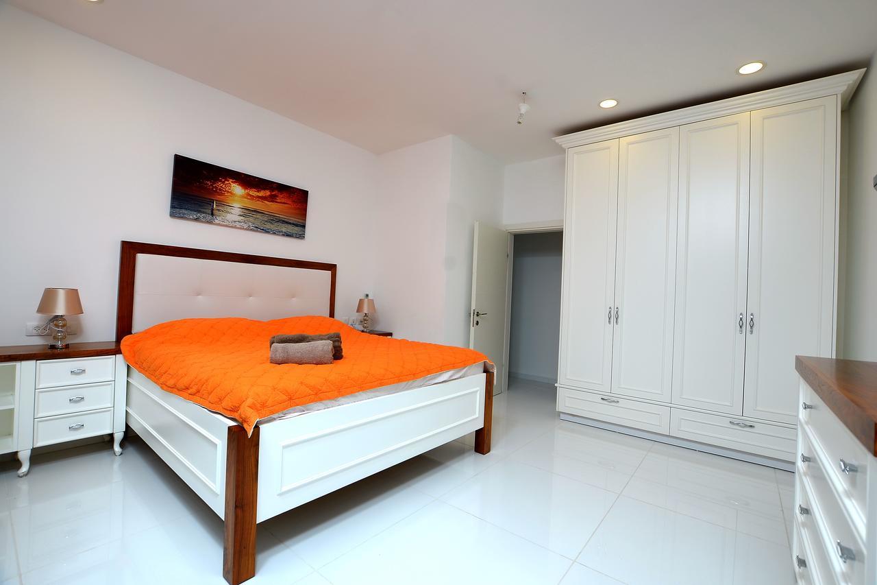 Open Sky Luxury Apartment 엘라트 외부 사진