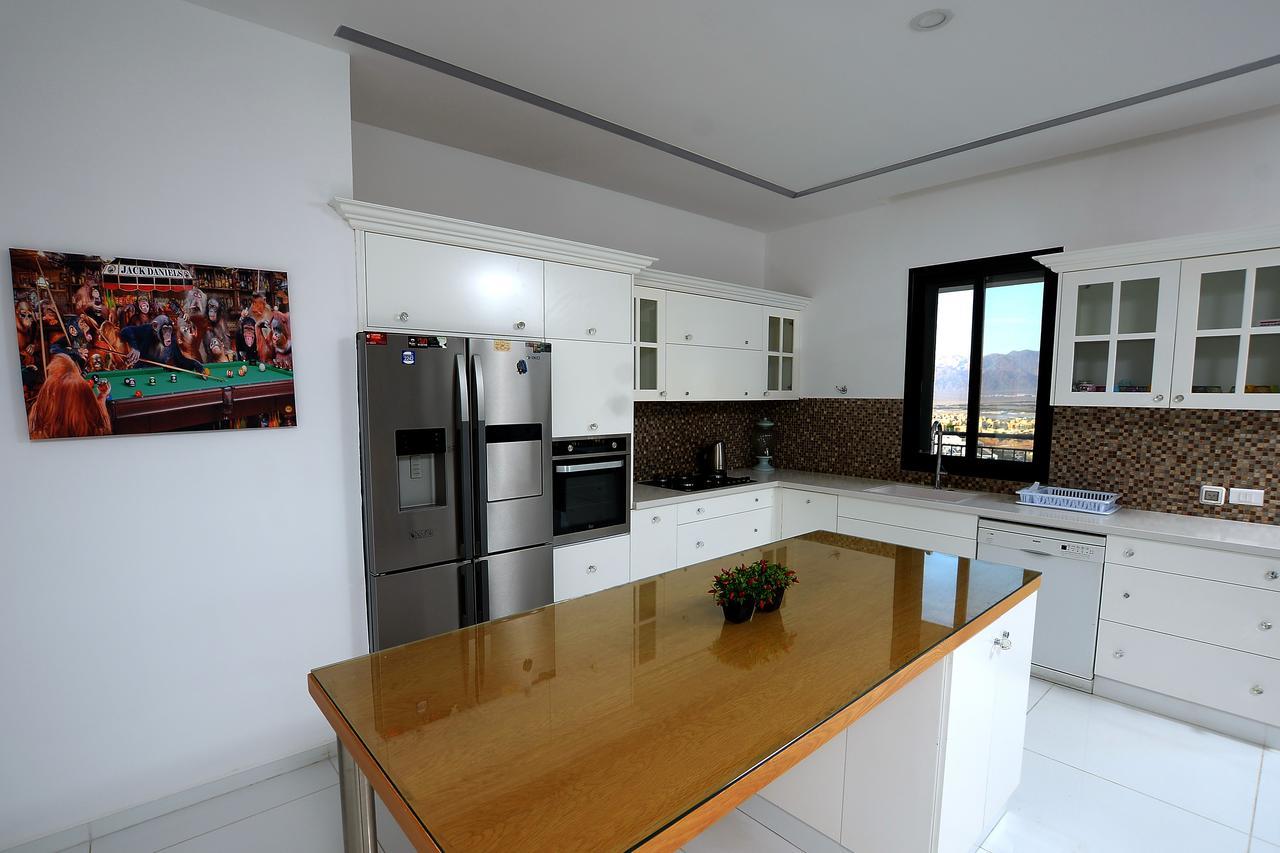 Open Sky Luxury Apartment 엘라트 외부 사진