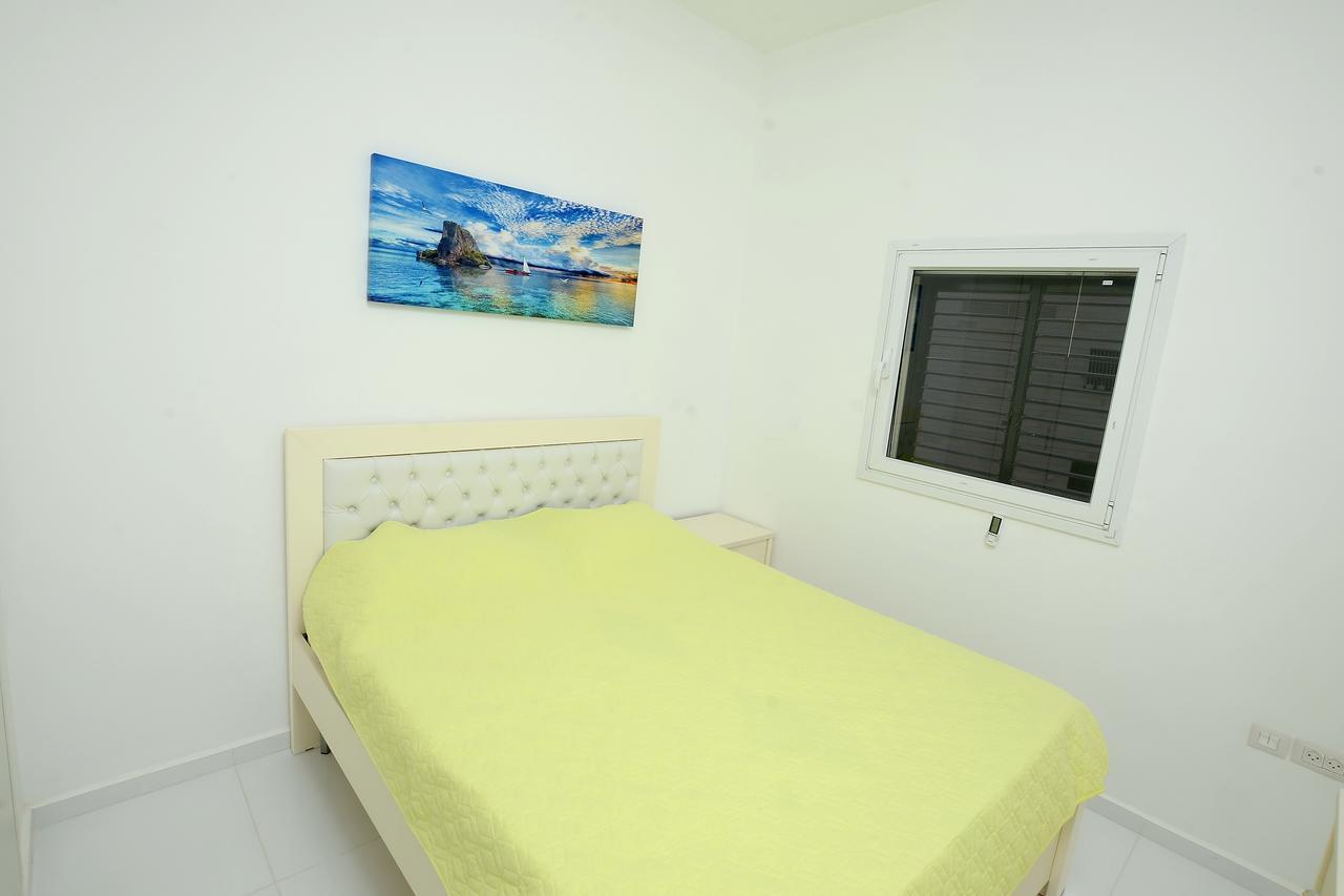 Open Sky Luxury Apartment 엘라트 외부 사진