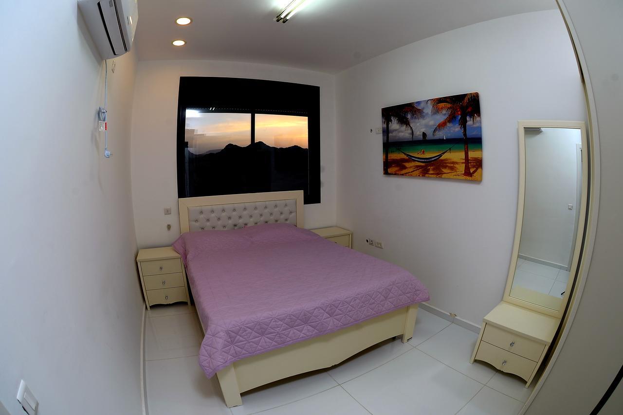 Open Sky Luxury Apartment 엘라트 외부 사진