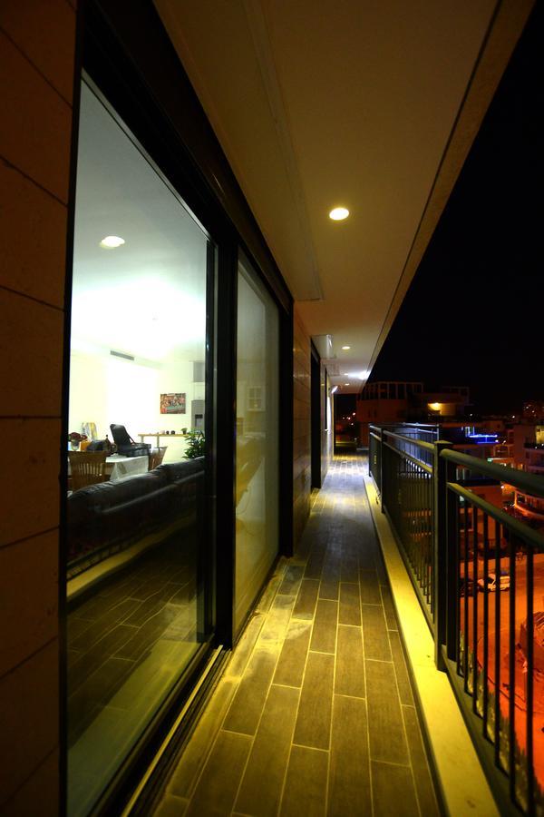Open Sky Luxury Apartment 엘라트 외부 사진